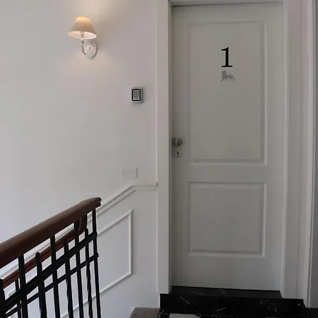 Four Lions Guest house Pisa